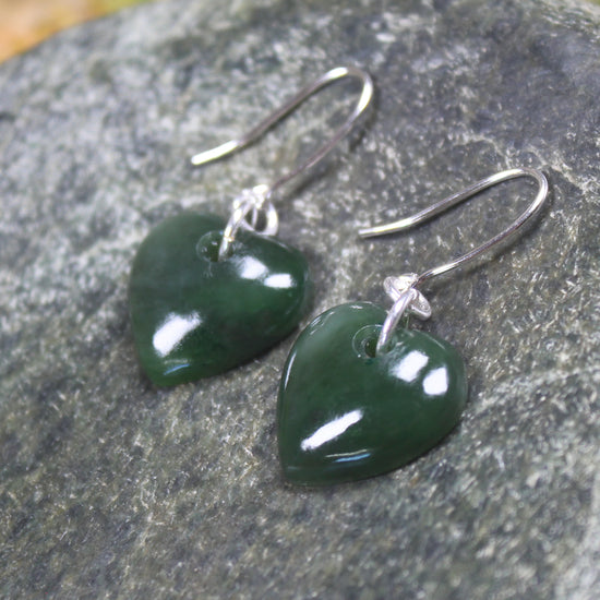 Heart Earrings carved from Kawakawa Pounamu - NZ Greenstone