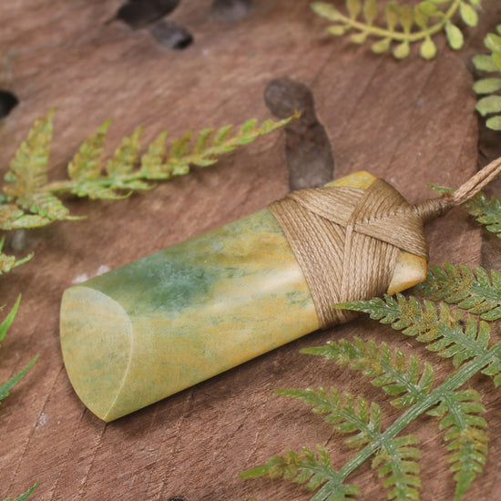 Flower Jade Pounamu Toki