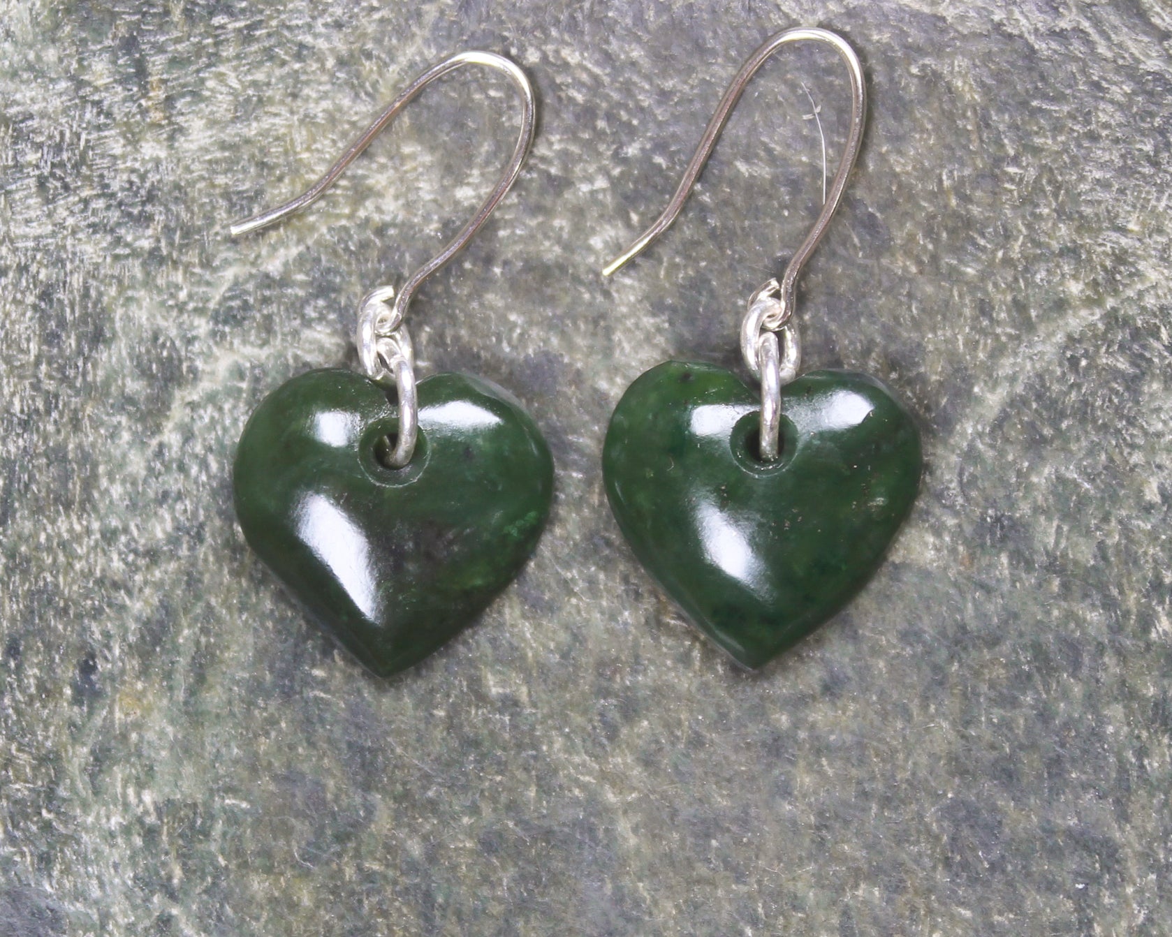 Heart Earrings carved from Kawakawa Pounamu - NZ Greenstone