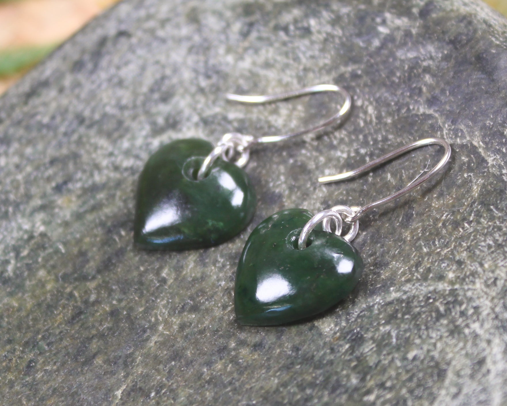 Heart Earrings carved from Kawakawa Pounamu - NZ Greenstone