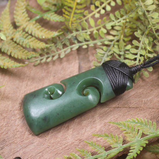Hapopo Pounamu Toki with Koru - NZ Greenstone