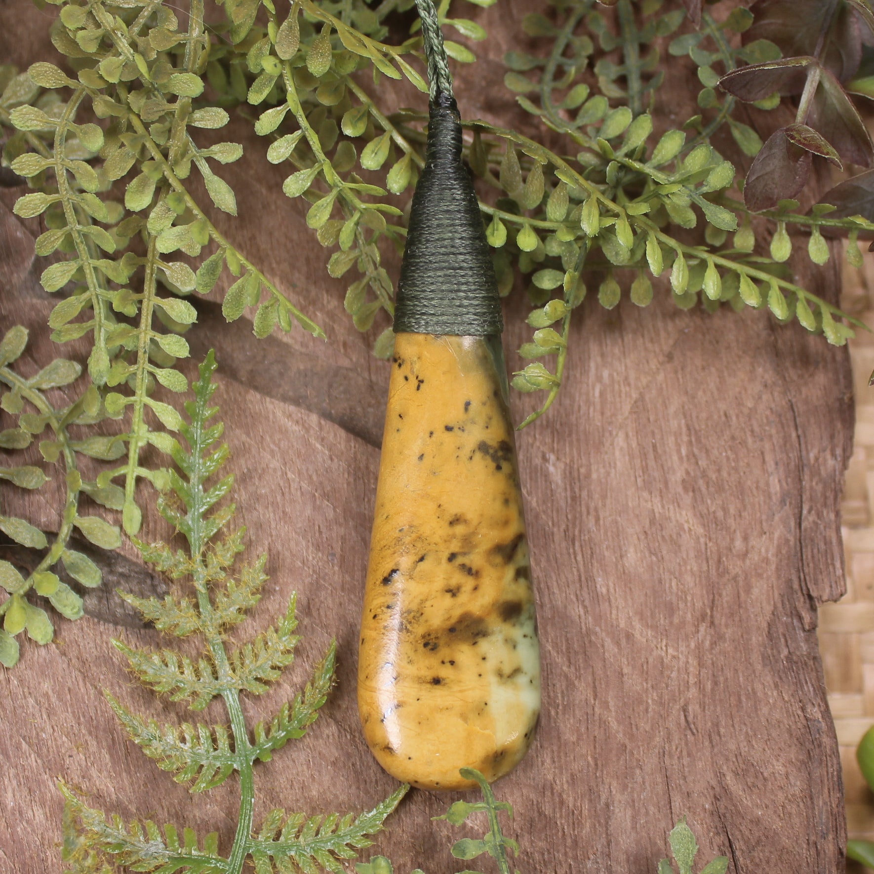 Flower Jade Pounamu - NZ Greenstone