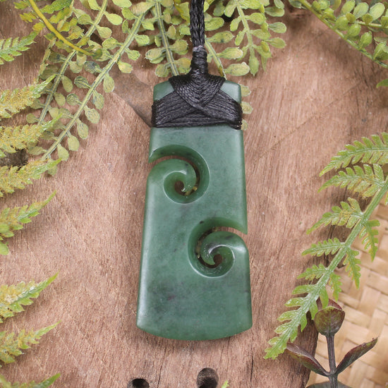 Hapopo Pounamu Toki with Koru - NZ Greenstone