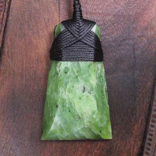 Hapopo Pounamu Toki - NZ Greenstone