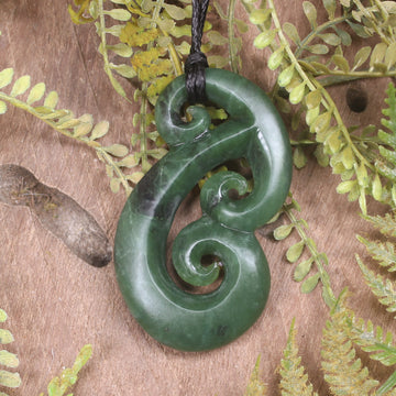 Hammerhead pendant carved from Hapopo Pounamu - NZ Greenstone