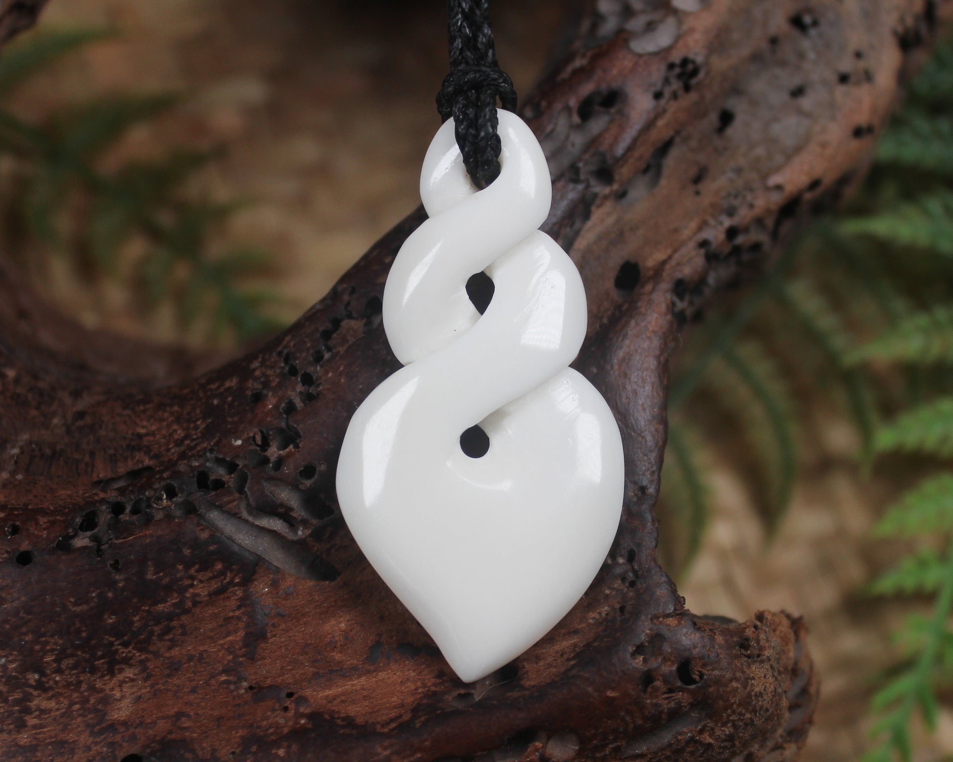Pikorua or Twist carved from NZ Beef Bone