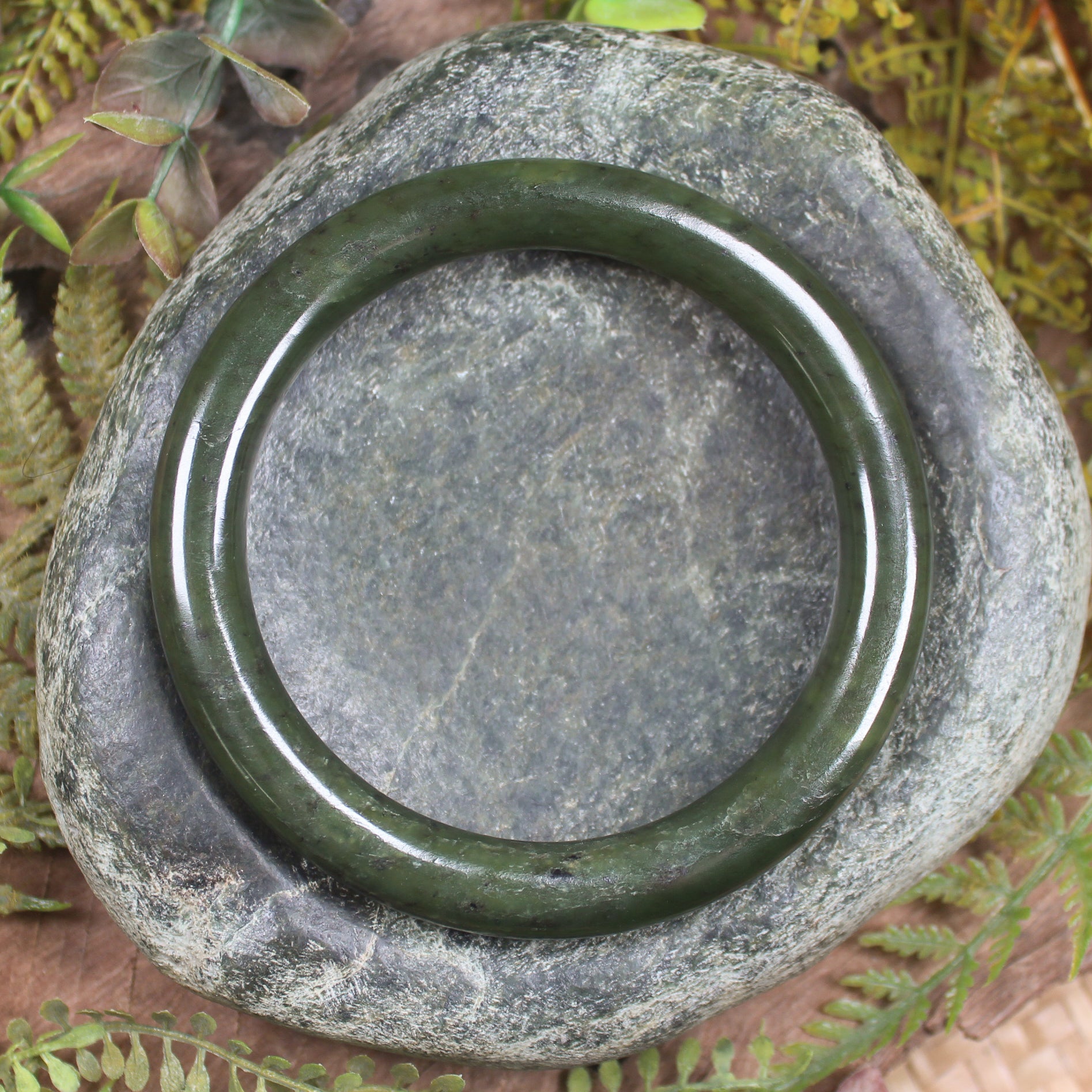 Rimu Pounamu Bangle