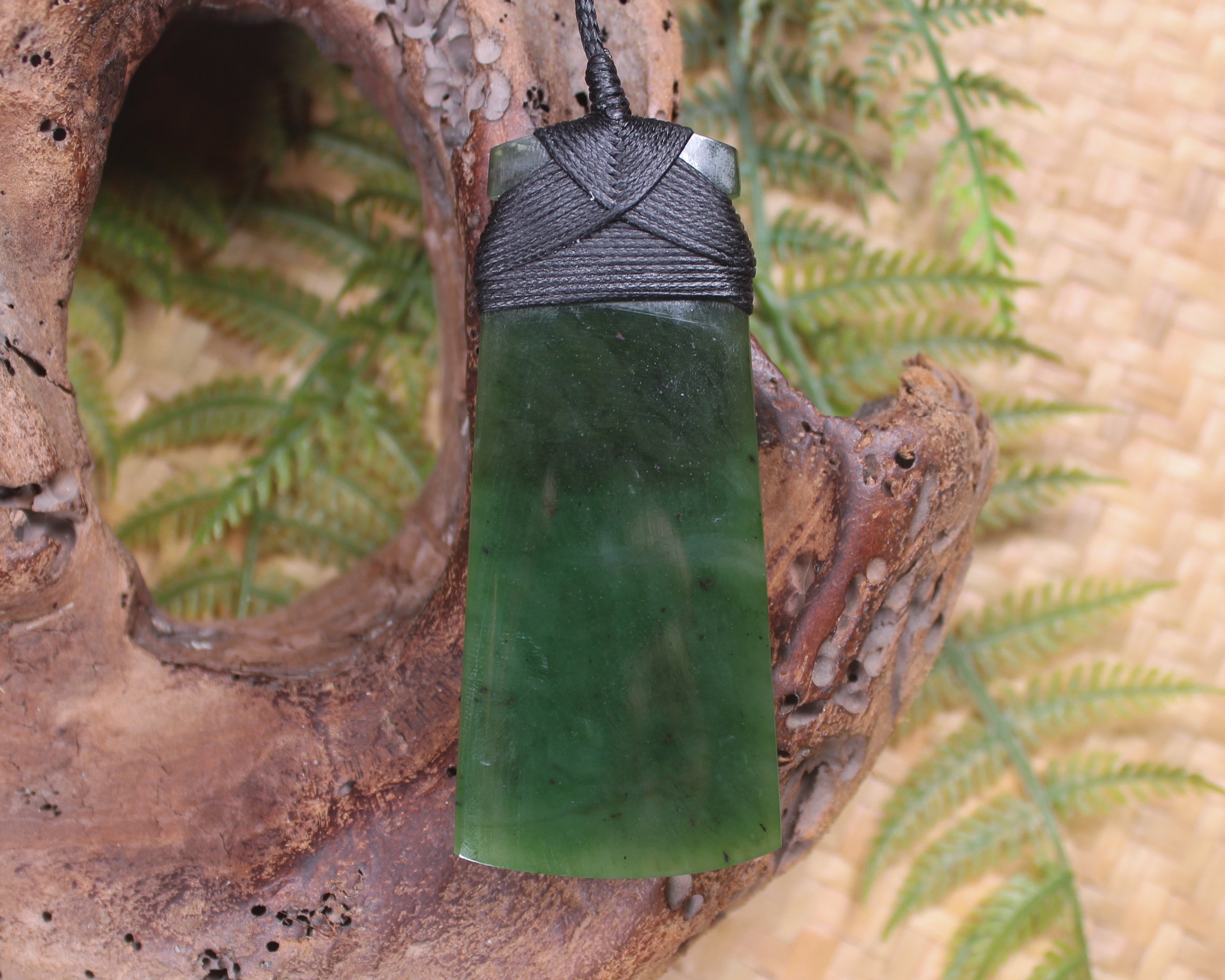 Kawakawa Pounamu Toki