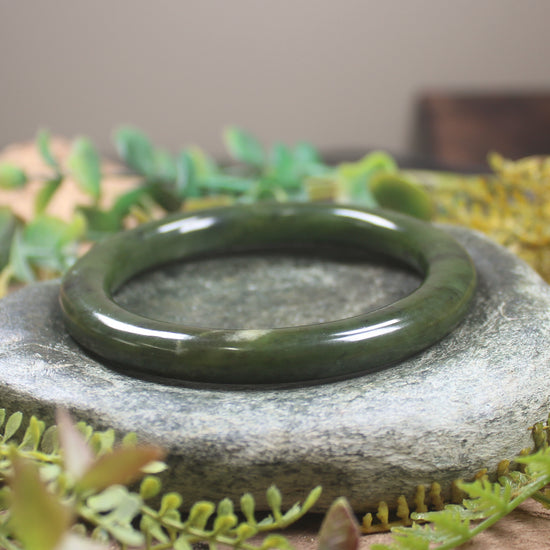 Rimu Pounamu Bangle