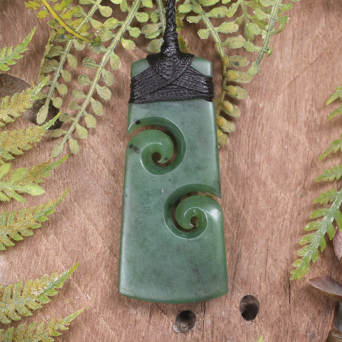 Hapopo Pounamu Toki with Koru - NZ Greenstone