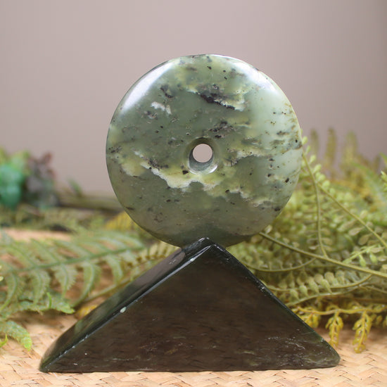 Pounamu Porowhita Sculpture