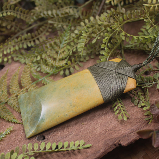 Flower Jade Pounamu Toki Pendant - NZ Greenstone