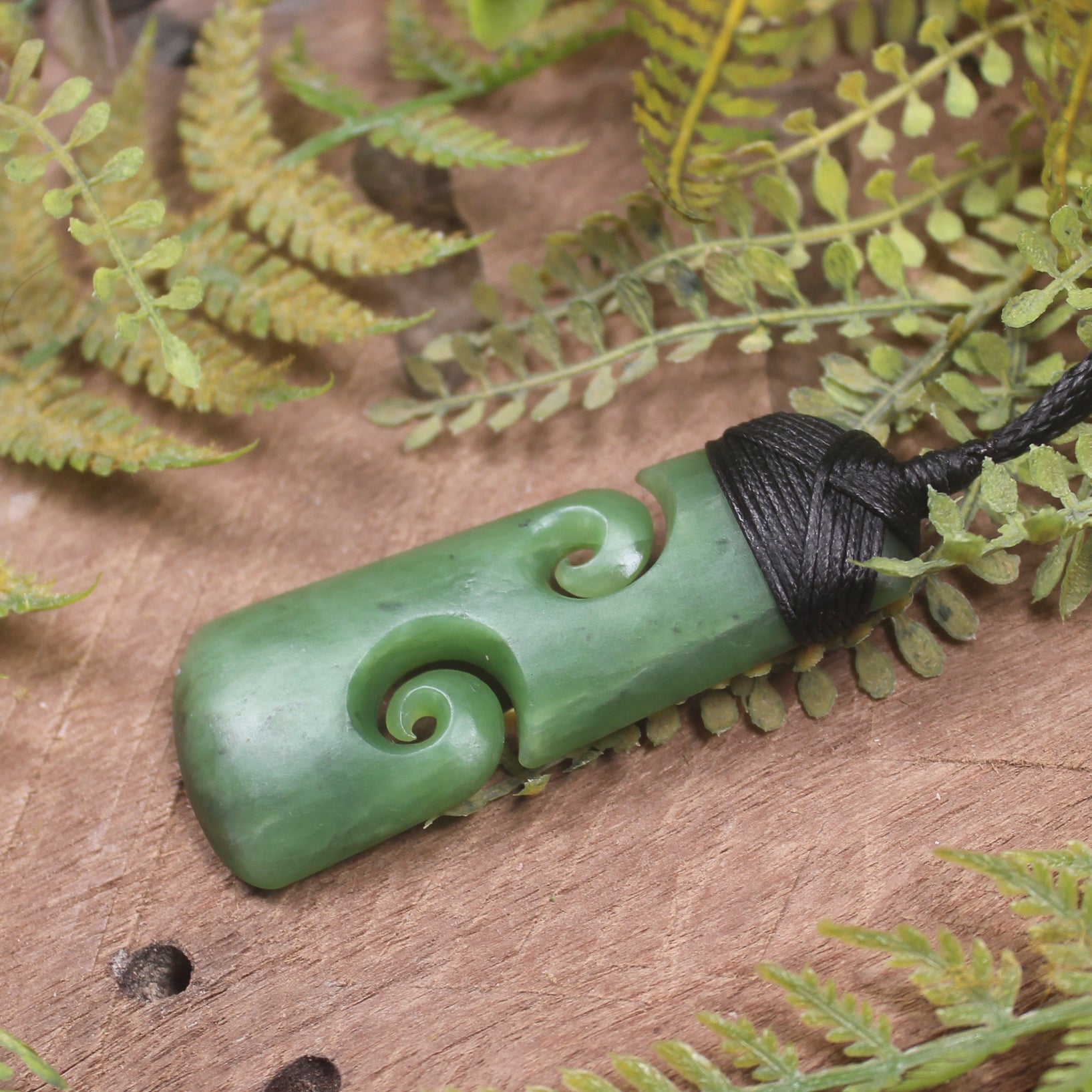 Hapopo Pounamu Toki with Koru - NZ Greenstone