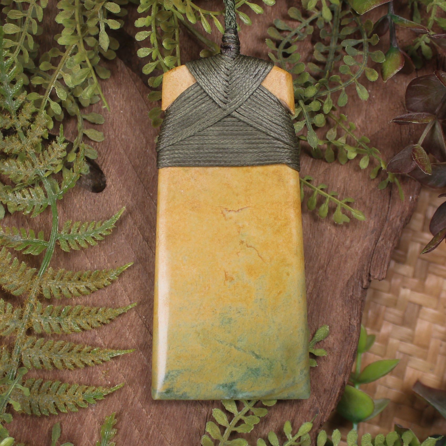 Flower Jade Pounamu Toki Pendant - NZ Greenstone
