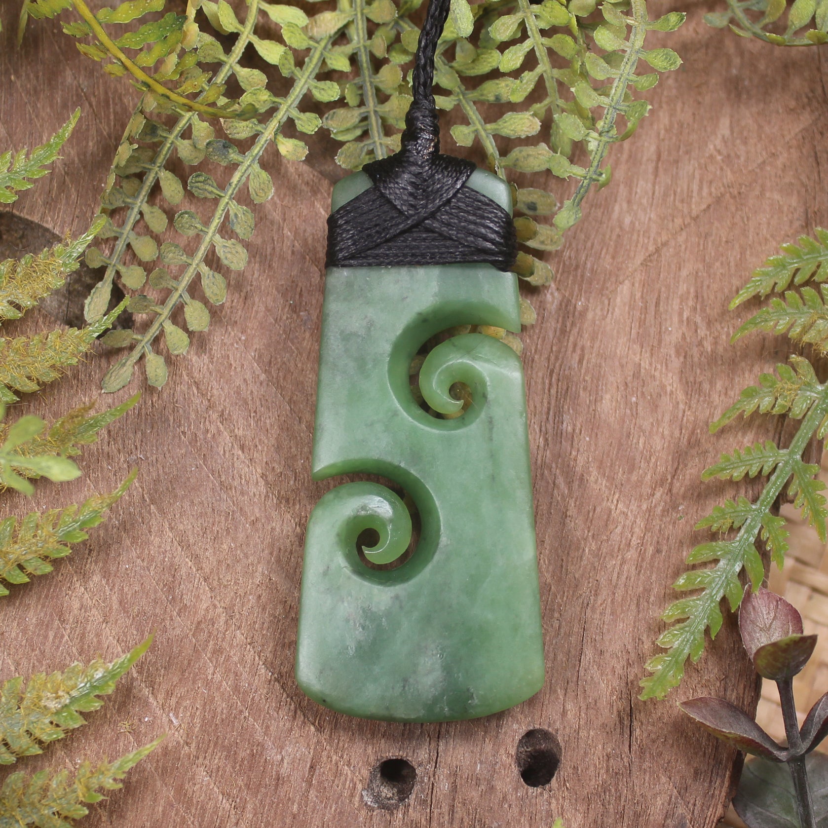 Hapopo Pounamu Toki with Koru - NZ Greenstone