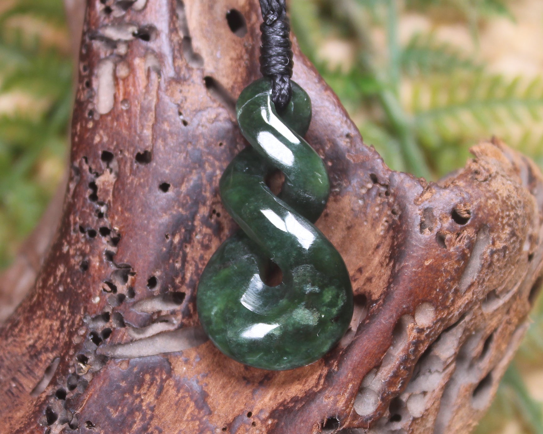 Twist carved from Kawakawa Pounamu - NZ Greenstone