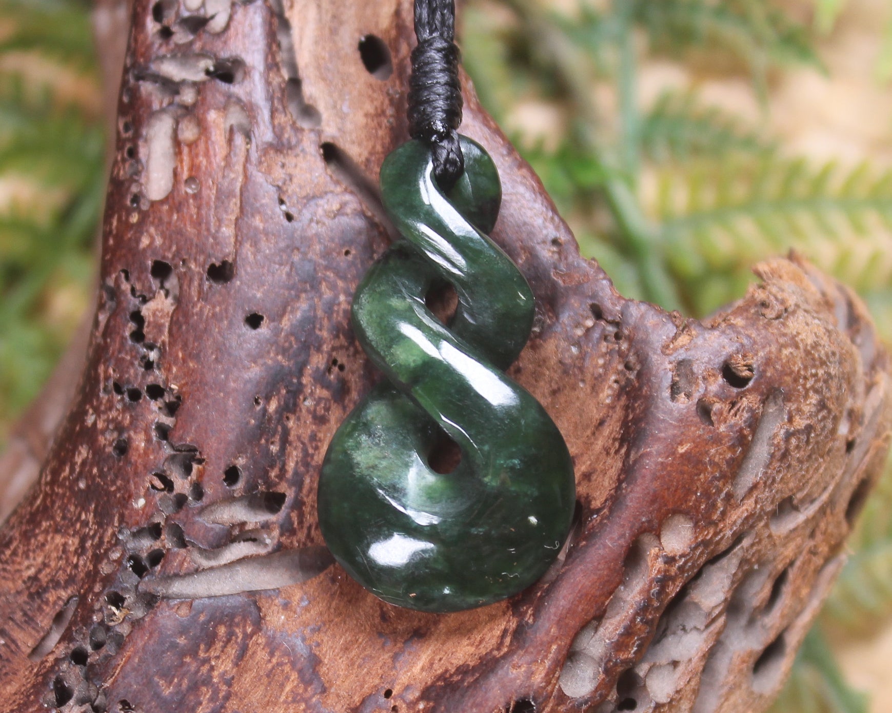 Twist carved from Kawakawa Pounamu - NZ Greenstone