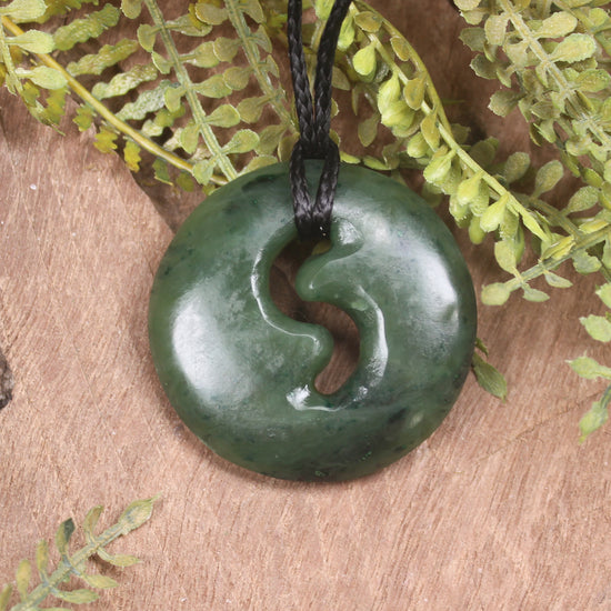 Kawakawa Pounamu Koru