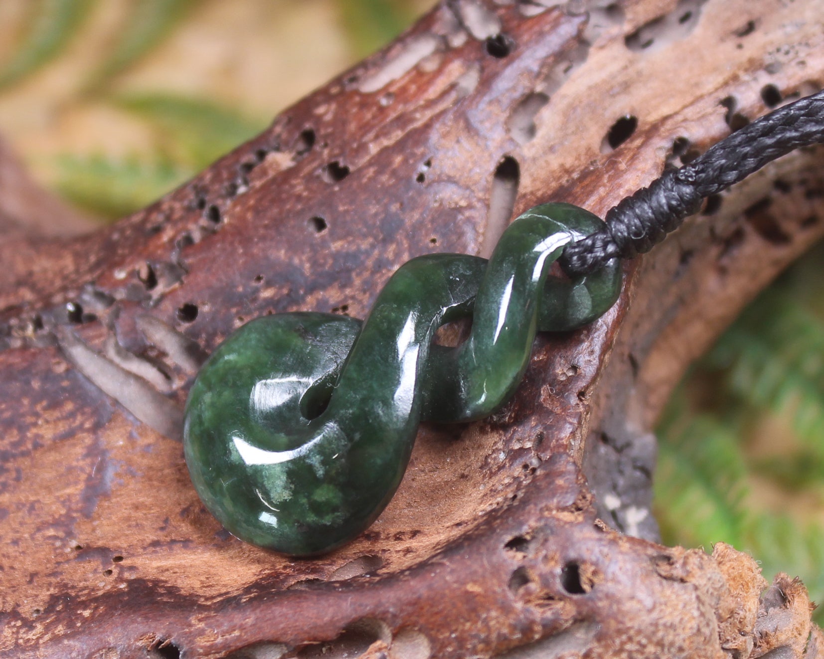 Twist carved from Kawakawa Pounamu - NZ Greenstone