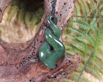 Twist or Pikorua carved from Hapopo Pounamu - NZ Greenstone