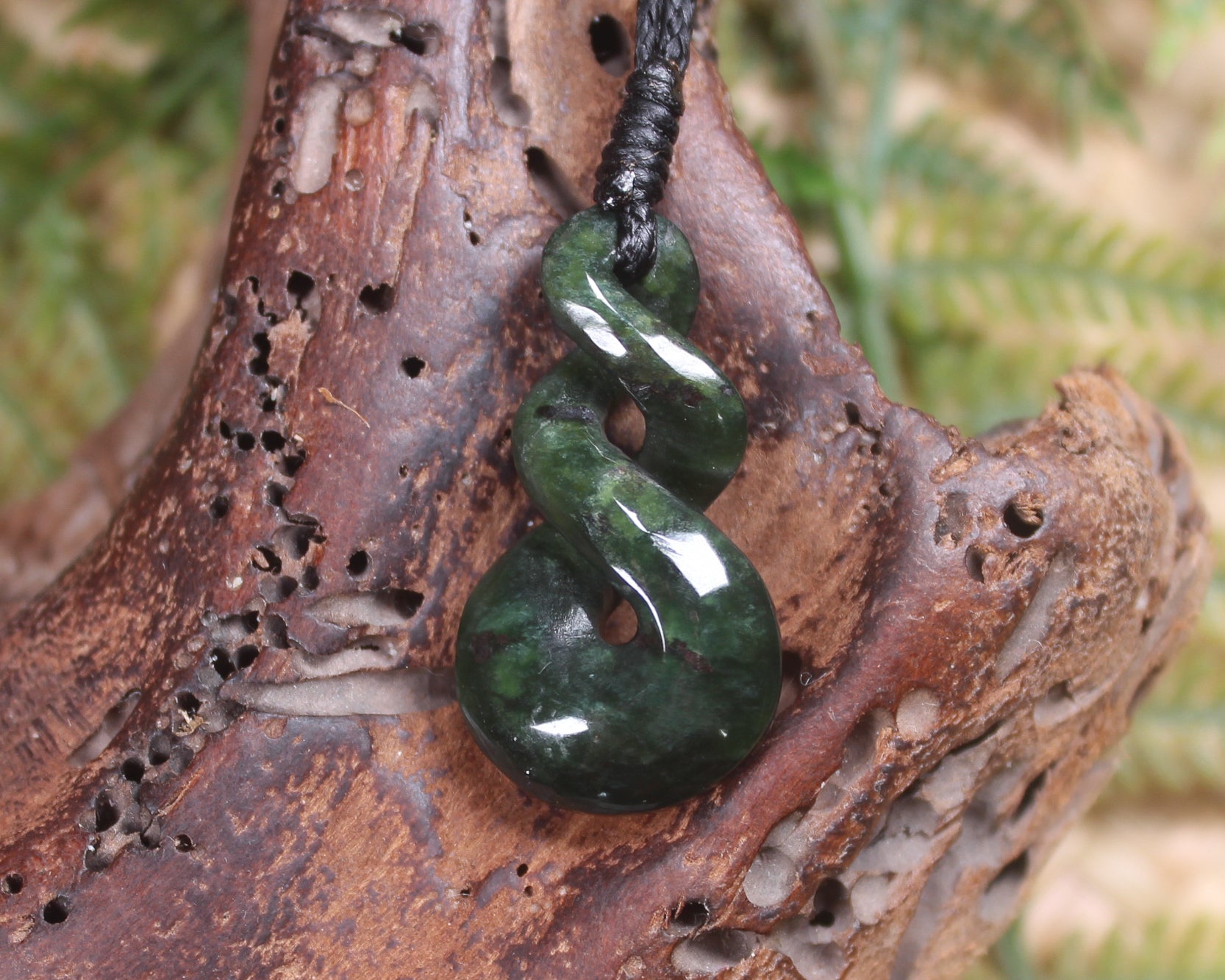 Twist carved from Kawakawa Pounamu - NZ Greenstone