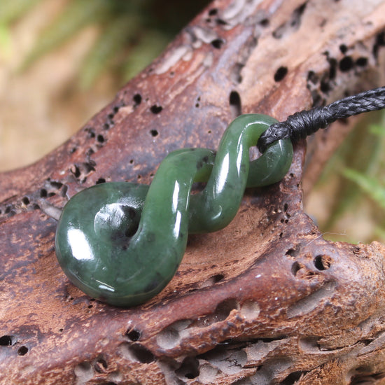 Twist or Pikorua carved from Hapopo Pounamu - NZ Greenstone