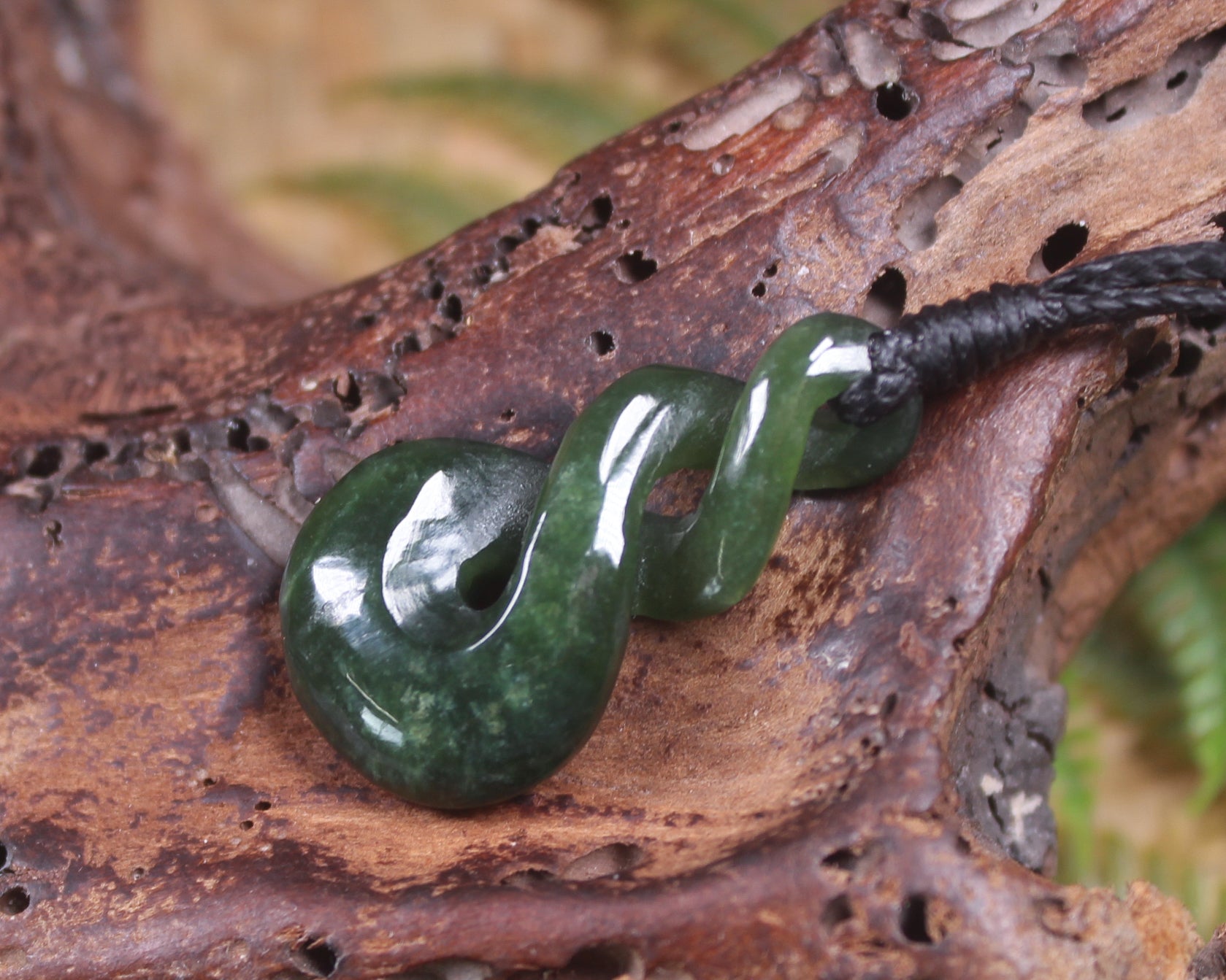 Twist carved from Kawakawa Pounamu - NZ Greenstone