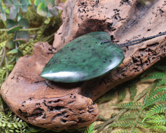 Heart carved from Hapopo Pounamu - NZ Greenstone