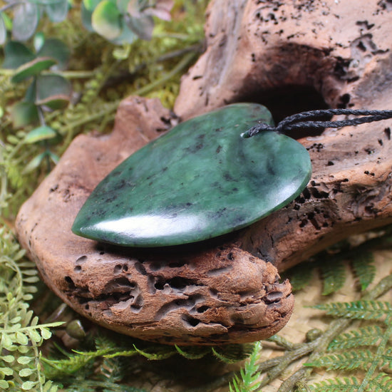 Heart carved from Hapopo Pounamu - NZ Greenstone