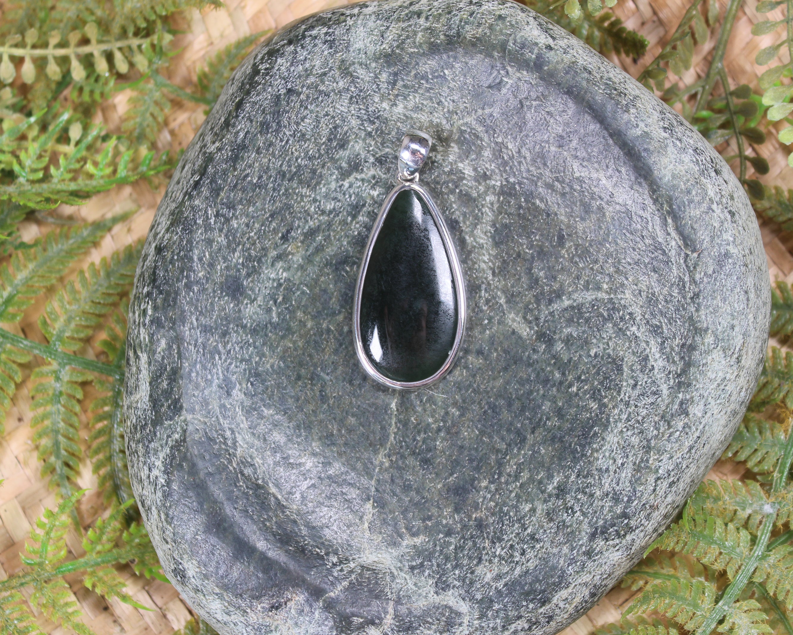 Kawakawa Pounamu pendant set in Sterling Silver - NZ Greenstone