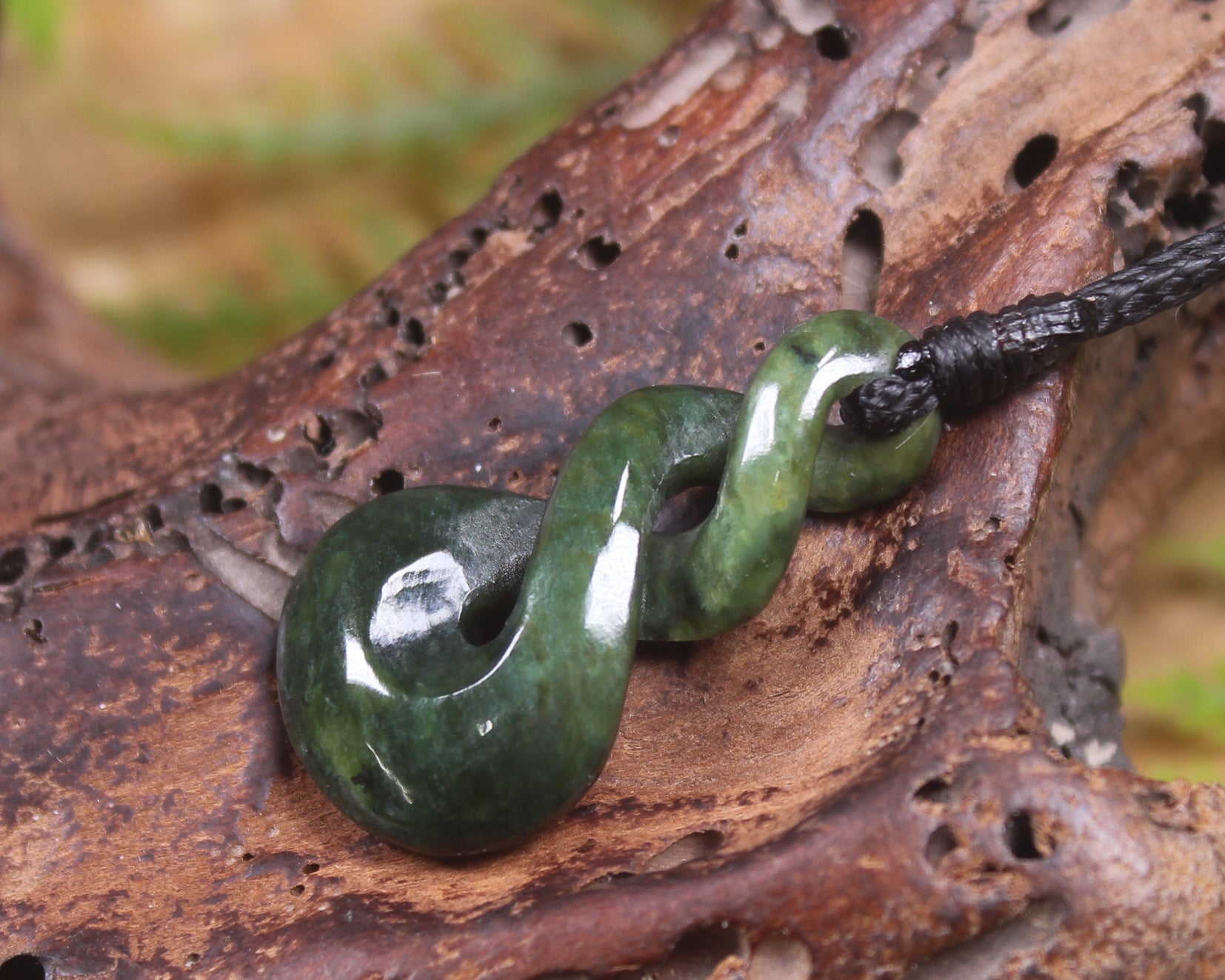 Twist or Pikorua carved from Flower Jade Pounamu - NZ Greenstone
