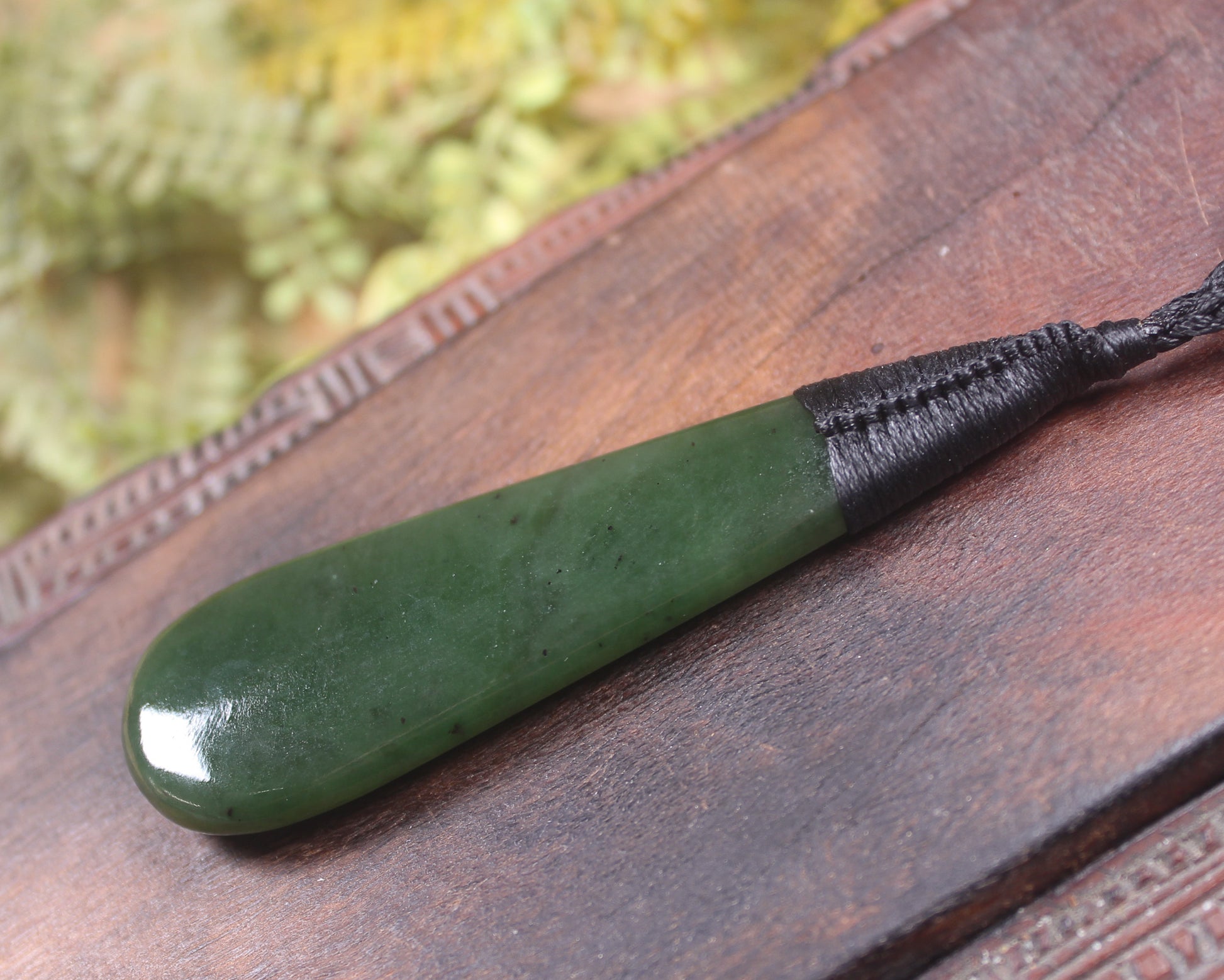 Kawakawa Pounamu Roimata Pendant - NZ Greenstone