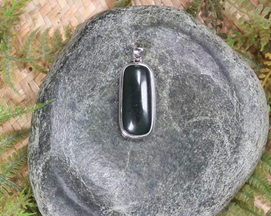 Kawakawa Pounamu pendant set in Sterling Silver - NZ Greenstone