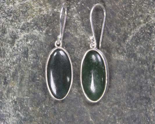 Roimata or Teardrop earrings carved from Kawakawa Pounamu - NZ Greenstone