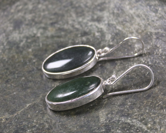 Roimata or Teardrop earrings carved from Kawakawa Pounamu - NZ Greenstone