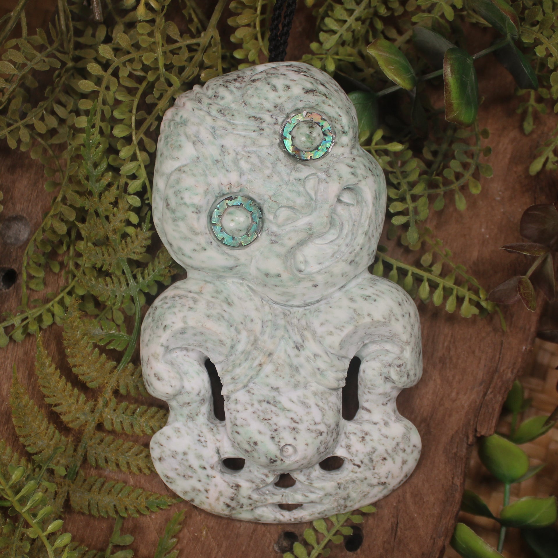 NZ Grossular Garnet Hei Tiki