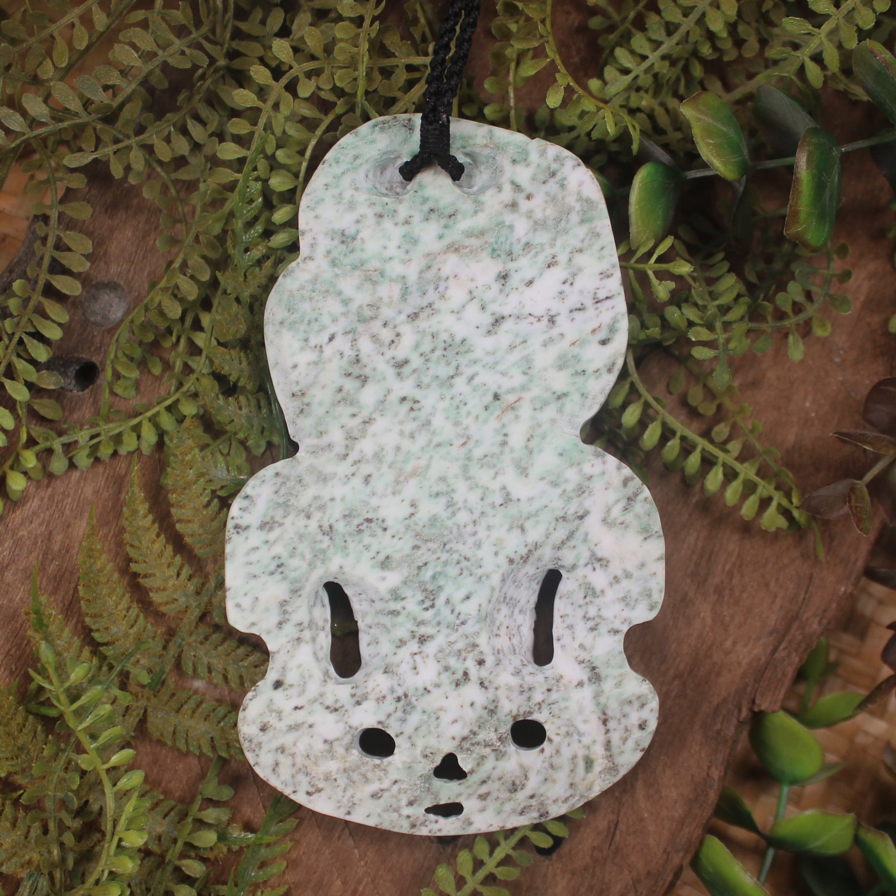 NZ Grossular Garnet Hei Tiki