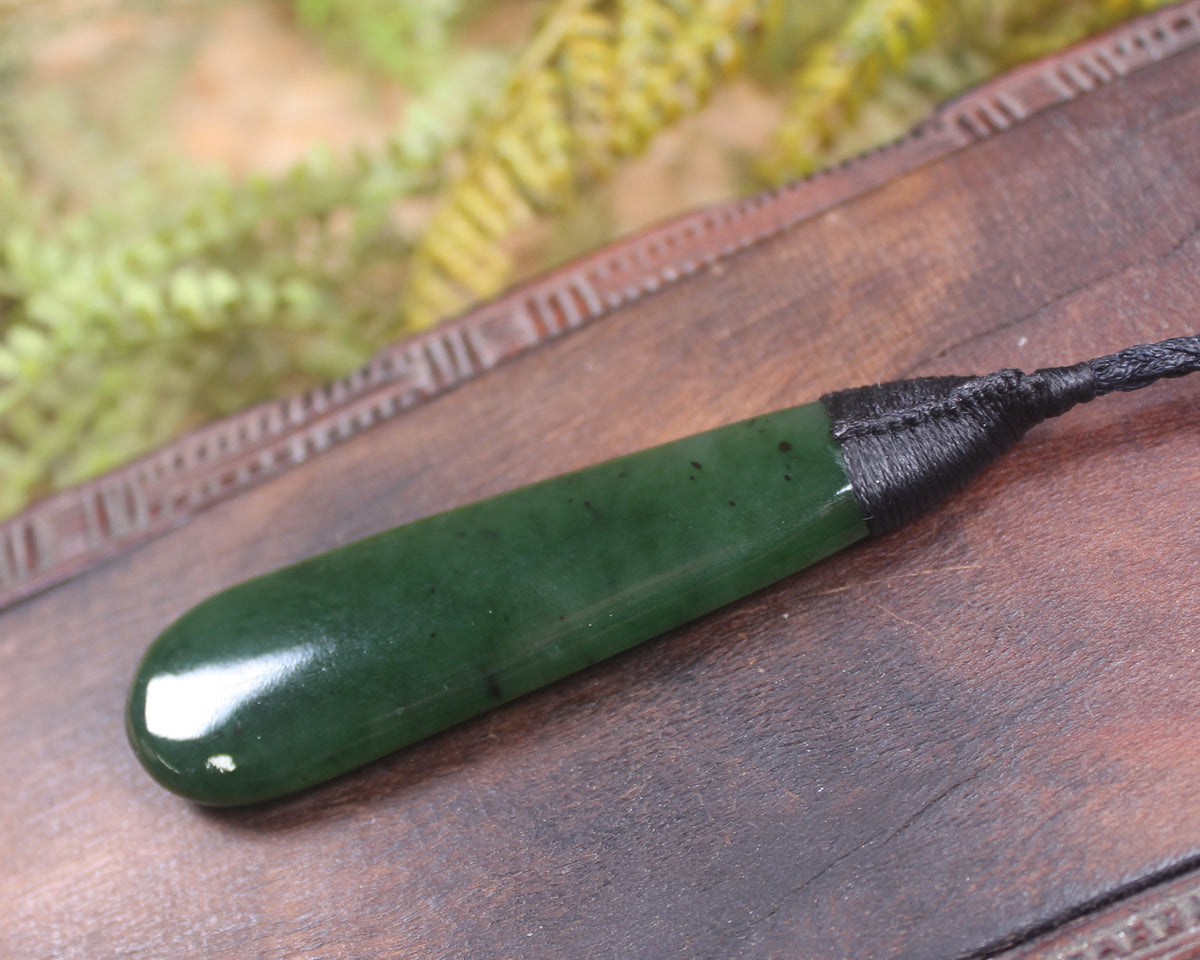Kawakawa Pounamu Roimata Pendant - NZ Greenstone