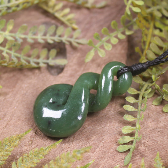 Twist or Pikorua carved from Hapopo Pounamu - NZ Greenstone