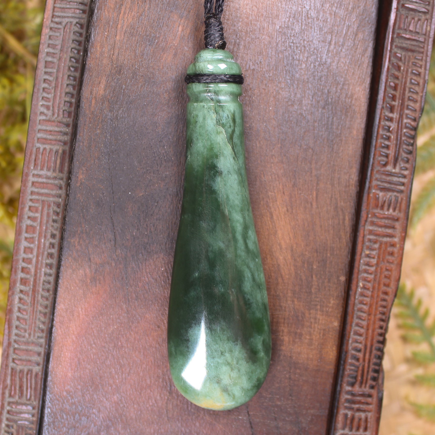 Flower Jade Pounamu Mere Pendant - NZ Greenstone