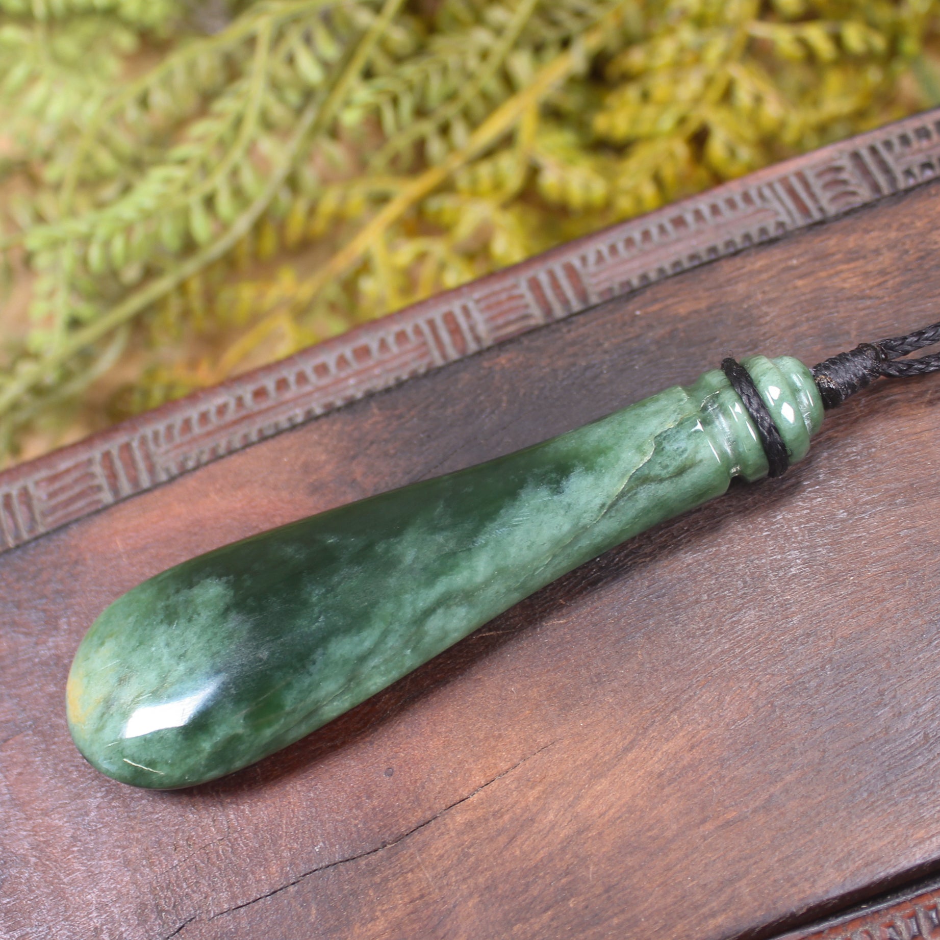 Flower Jade Pounamu Mere Pendant - NZ Greenstone