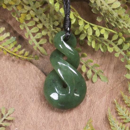 Twist or Pikorua carved from Hapopo Pounamu - NZ Greenstone