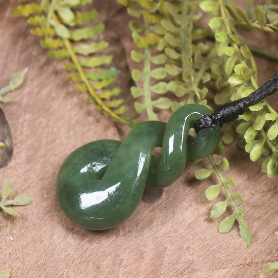 Twist or Pikorua carved from Hapopo Pounamu - NZ Greenstone