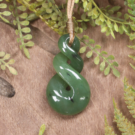 Twist or Pikorua carved from Hapopo Pounamu - NZ Greenstone