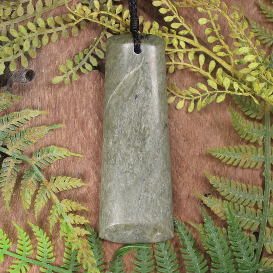 Rimu Pounamu Toki - NZ Greenstone