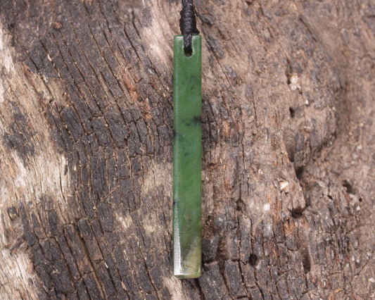 Roimata Teardrop carved from Hapopo Pounamu - NZ Greenstone