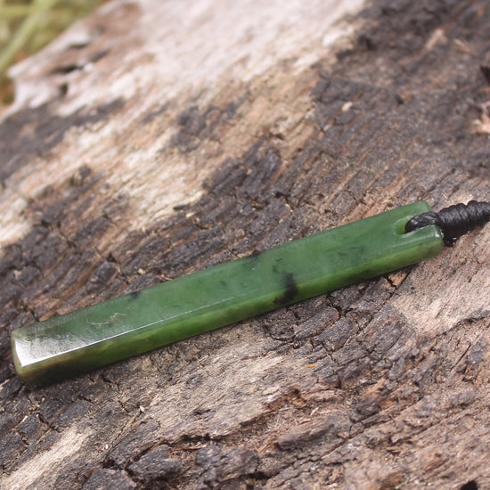 Roimata Teardrop carved from Hapopo Pounamu - NZ Greenstone