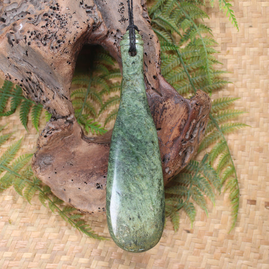 Flower Jade Pounamu Mere pendant