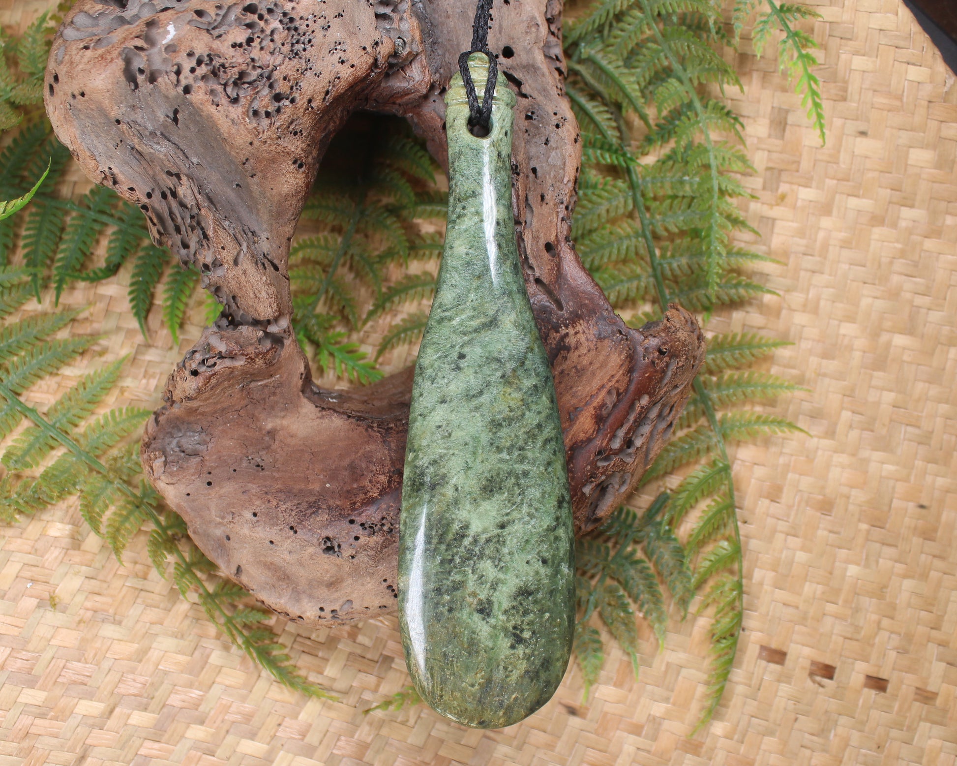 Flower Jade Pounamu Mere pendant