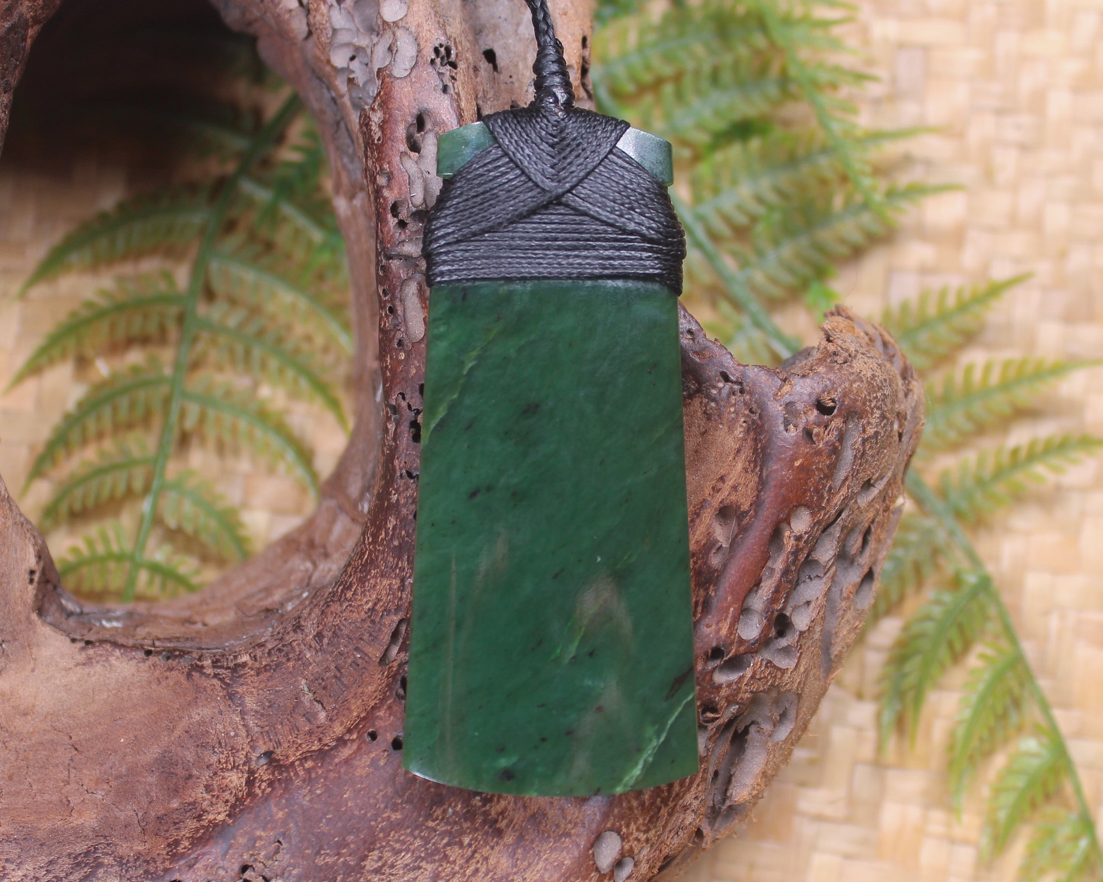 Kawakawa Pounamu Toki